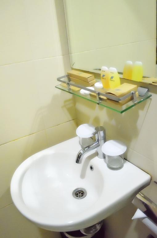 Royal Mamberamo Hotel Sorong Room photo
