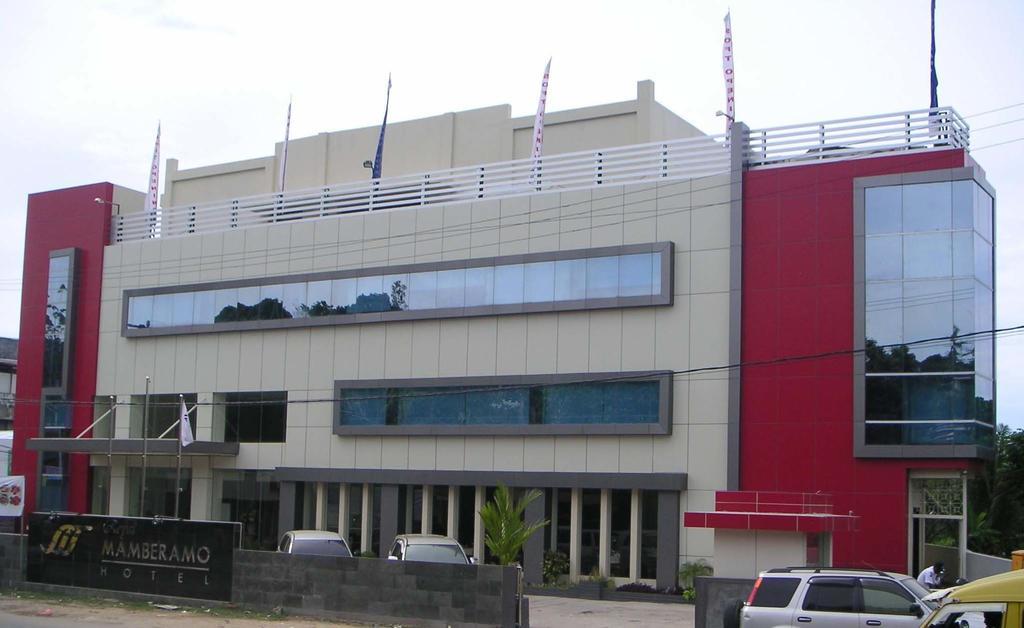 Royal Mamberamo Hotel Sorong Exterior photo