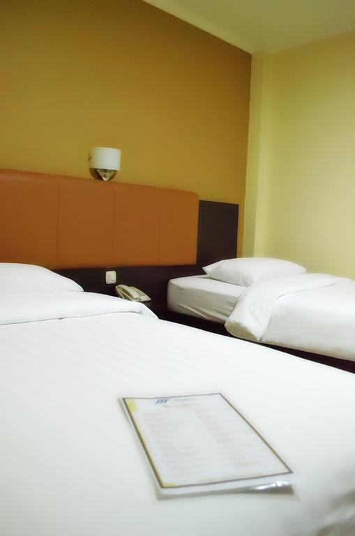 Royal Mamberamo Hotel Sorong Room photo