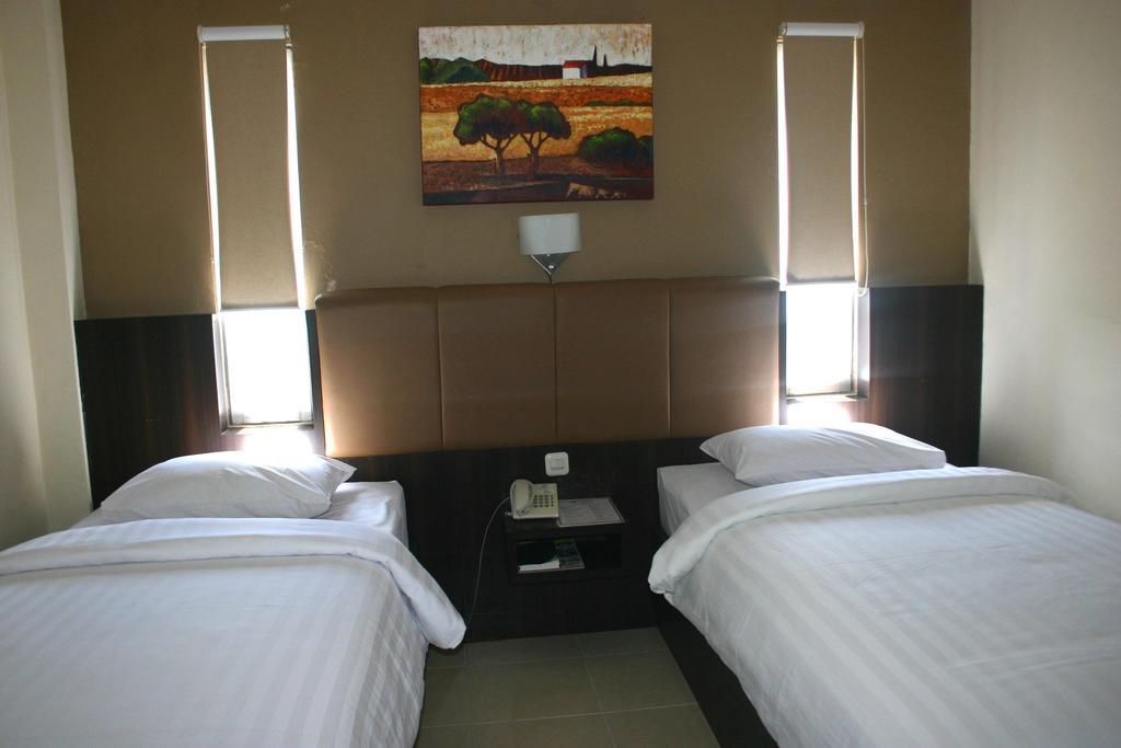 Royal Mamberamo Hotel Sorong Room photo