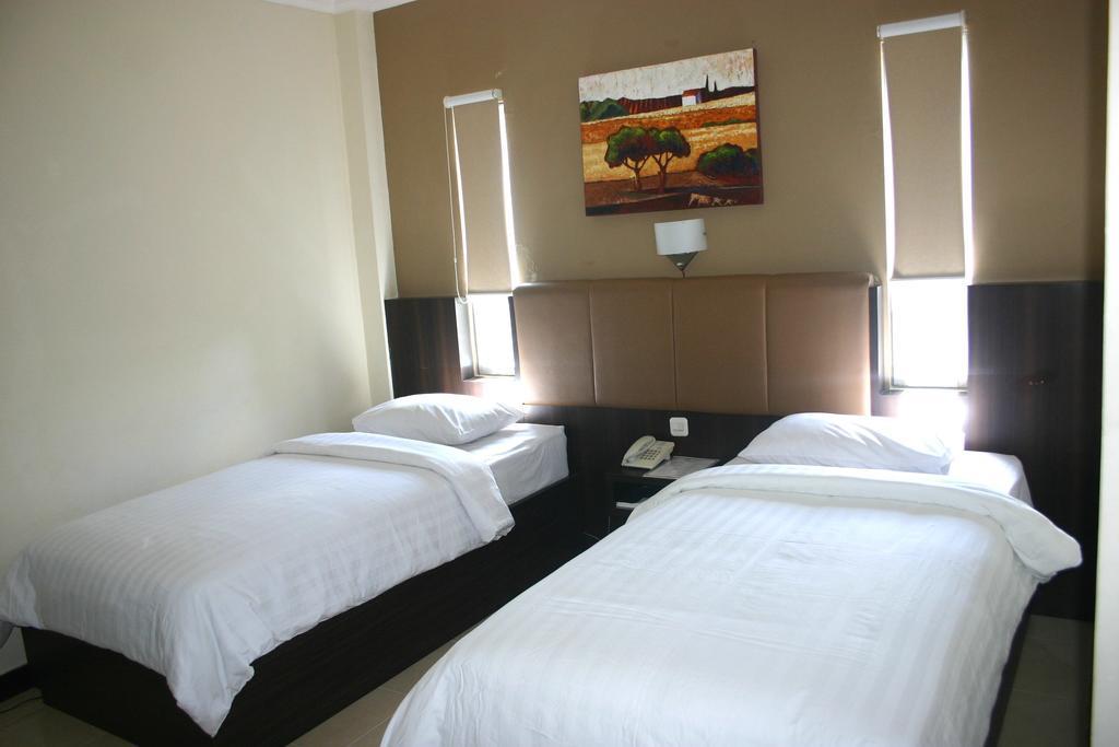 Royal Mamberamo Hotel Sorong Room photo