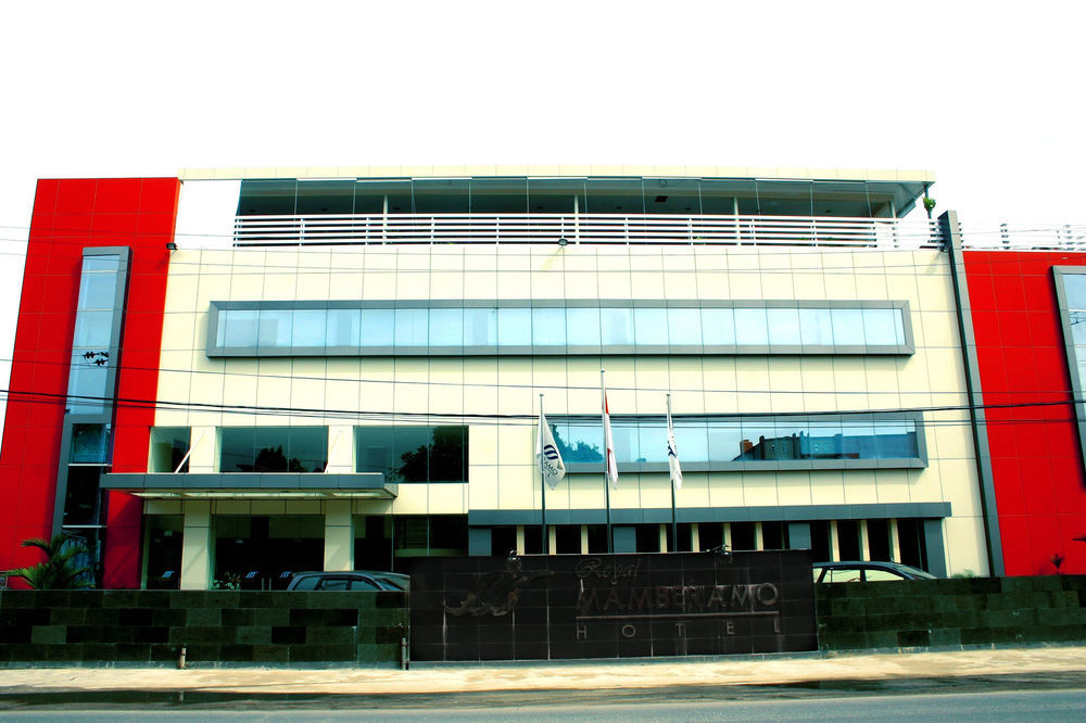 Royal Mamberamo Hotel Sorong Exterior photo