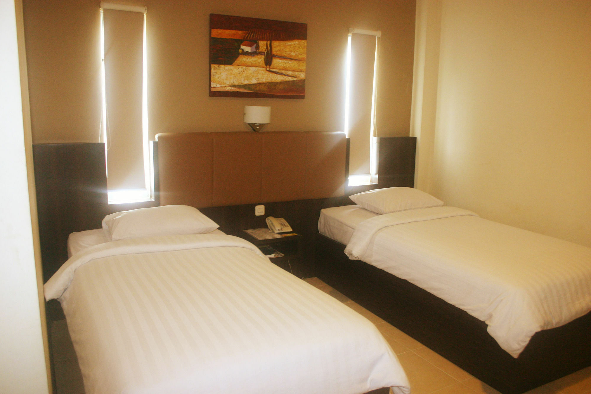Royal Mamberamo Hotel Sorong Exterior photo